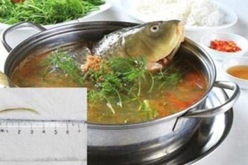 Người phụ nữ bị thủng ruột non sau khi ăn lẩu cá