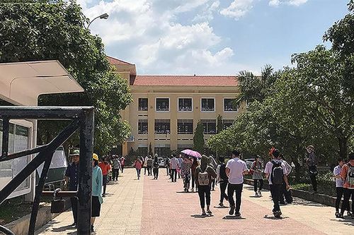 Thi lại Ngữ văn lớp 10 ở Quảng Bình: TS Hoàng Ngọc Vinh nói gì?