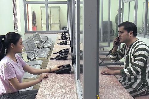 Khán giả 'Về nhà đi con' hả hê vì thấy cảnh Khải khóc nấc trong tù