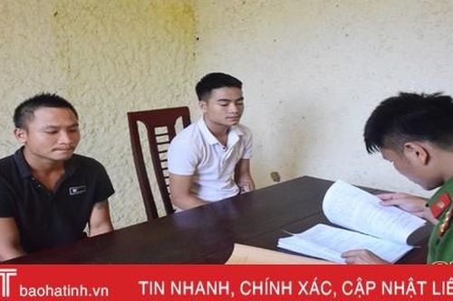 Bắt 2 thanh niên làng mua ma túy về chia nhỏ bán cho 'con nghiện'