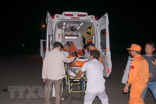 Cấp cứu thuyền viên gặp nạn tại vùng biển phía Nam vịnh Bắc Bộ