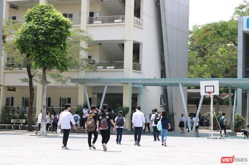 'Giáo sư quần đùi' chính thức trở thành Hiệu phó Trường ĐH Văn Lang