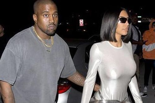10 lần Kim Kardashian gây sốc vì không mặc nội y xuống phố