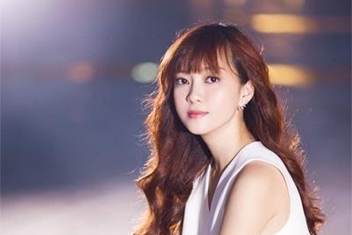 Đinh Hương khoe giọng hát với ca khúc 'Tìm anh'