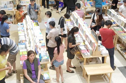 'Làm mới' nhà sách truyền thống