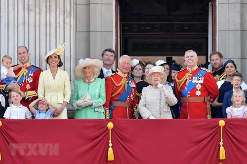 Hình ảnh lễ diễu hành mừng sinh nhật Nữ hoàng Elizabeth II