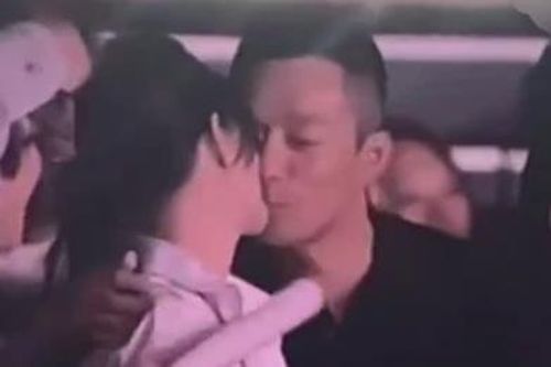 Từ Hy Viên hôn chồng giữa ồn ào ly thân