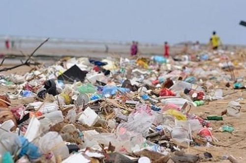 Việt Nam 'tuyên chiến' với rác thải nhựa: Cần bắt đầu từ việc thay đổi nhận thức người dân