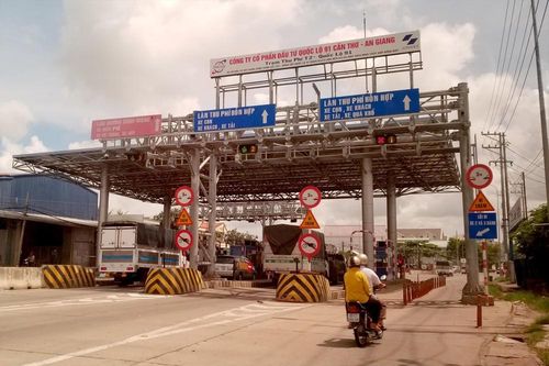 Bộ GTVT đề xuất tăng phí tại 49 dự án BOT: Lửa đổ thêm dầu?