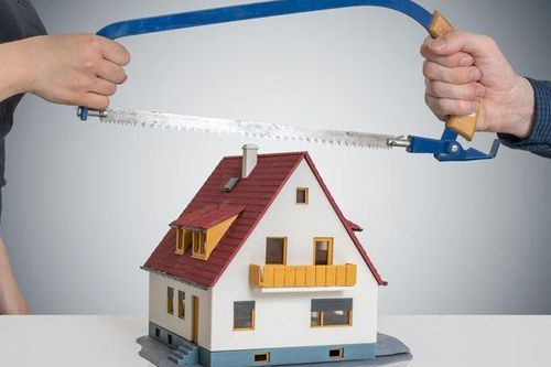 Cho vợ đứng tên tài sản riêng, ly hôn đòi không được, chia đôi thì tiếc