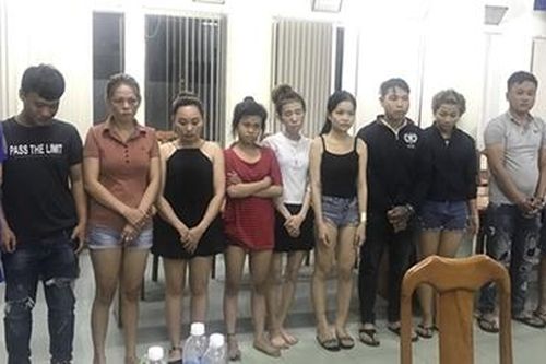 Dàn cảnh bán dâm thực hiện hàng ngàn vụ trộm