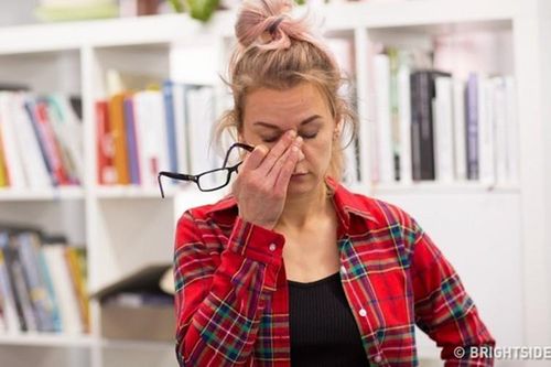 11 triệu chứng mất cân bằng nội tiết tố mọi phụ nữ nên biết