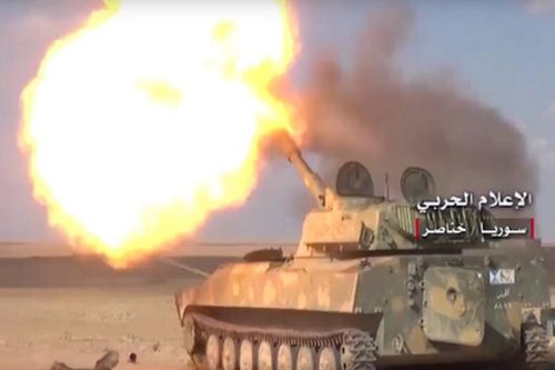 Syria trút 'mưa' tên lửa xuống căn cứ khủng bố HTS tại Latakia