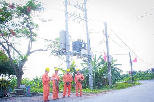 PC Hà Nam: Tuyên truyền bảo vệ hành lang an toàn lưới điện cao áp và an toàn sử dụng điện trong nhân dân
