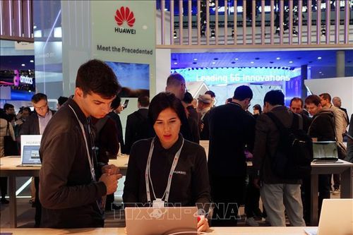 Huawei hoãn ra mắt dòng máy tính xách tay mới
