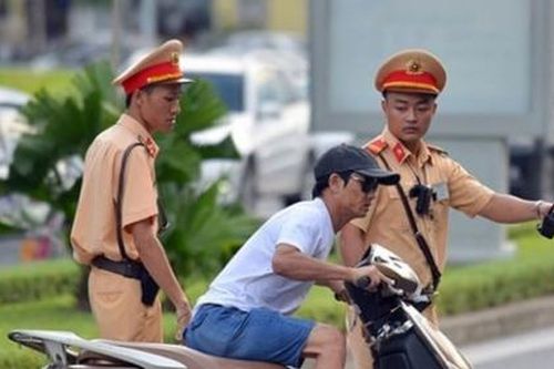 CSGT được trang bị camera gắn ngực khi tuần tra, xử lý vi phạm