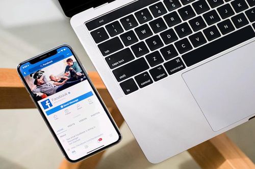 Facebook công khai mua dữ liệu người dùng