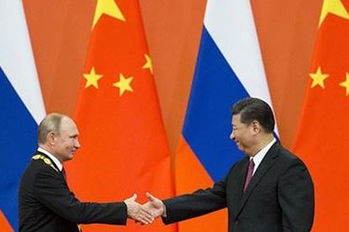 Phương Đông lên tiếng