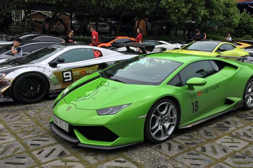 Đoàn siêu xe Car Passion tụ hội cùng đại hội môtô khuấy động Hạ Long