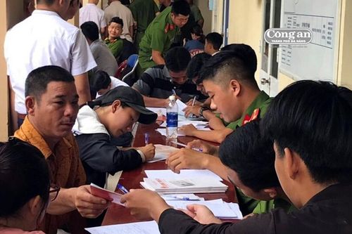 Hết lòng phục vụ nhân dân