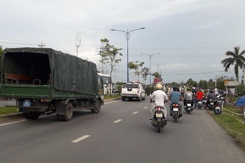 Bắt khẩn cấp nghi can gọi hàng chục giang hồ 'vây' xe ô tô chở công an