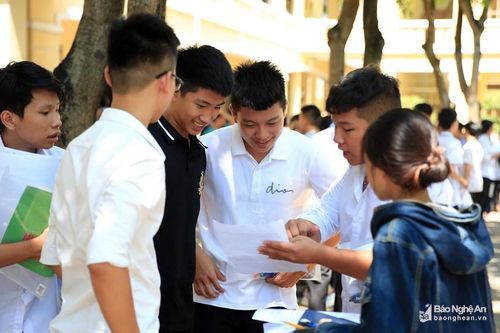 Thứ trưởng Bộ giáo dục: Nghệ An chuẩn bị đầy đủ và bài bản cho kỳ thi THPT Quốc gia