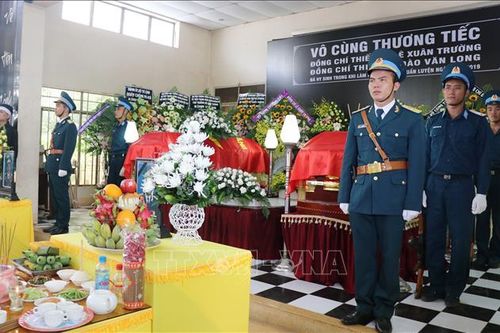 Tổ chức trọng thể lễ viếng và truy điệu hai phi công hy sinh tại Khánh Hòa