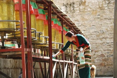 Bài 1: Quyến rũ những sắc màu Tây Tạng