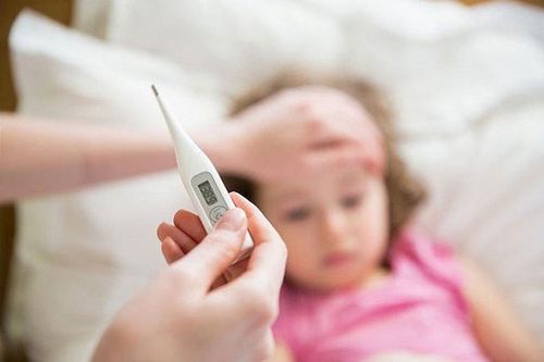 Giật mình căn bệnh 'giết người cực nhanh' trẻ thường mắc mùa hè