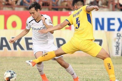 Lượt đi V-League 2019: HAGL, Viettel khủng hoảng vì 'trẻ người non dạ'