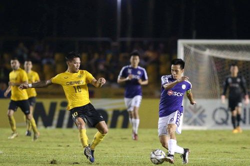 Thủ môn tỏa sáng, Hà Nội FC hòa kịch tính ở bán kết lượt đi AFC Cup