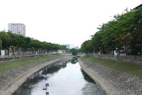 Nước sông Tô Lịch trong hơn sau 1 tháng làm sạch bằng công nghệ Nhật Bản