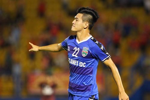 Tiến Linh ghi bàn giúp Bình Dương thắng bán kết lượt đi AFC Cup
