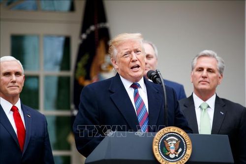 Tổng thống Trump: Mỹ chuẩn bị triển khai hành động quân sự để ngăn chặn Iran