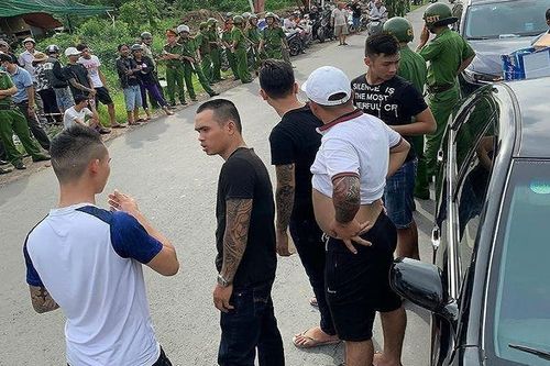 Bắt chủ doanh nghiệp 'điều động' giang hồ vây xe công an ở Đồng Nai