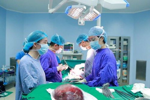 Bác sĩ bệnh viện 108 cắt bỏ thành công khối u khổng lồ chưa từng có