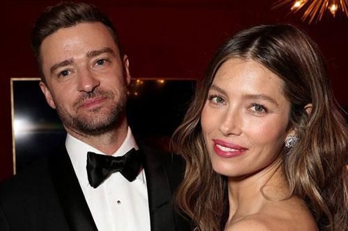 Phản ứng của vợ khi Justin Timberlake trò chuyện với Britney Spears
