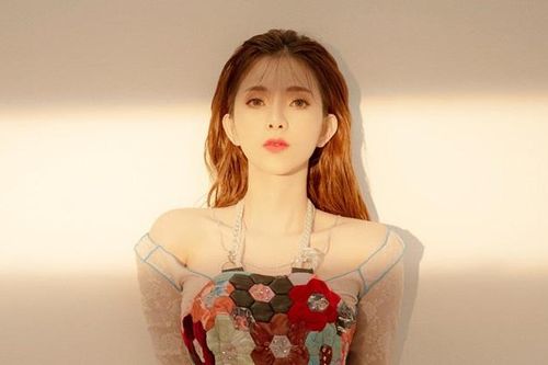 Tìm ra thông tin cô gái cực gợi cảm như bản sao HyunA