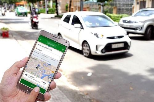 Chuyên gia kinh tế thất vọng vì Bộ Giao thông mãi chưa định danh được xe công nghệ