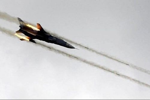 Không quân Syria phá hủy căn cứ của phiến quân ở Aleppo
