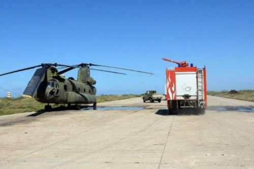 Sân bay duy nhất còn hoạt động ở thủ đô Libya tạm dừng các chuyến bay