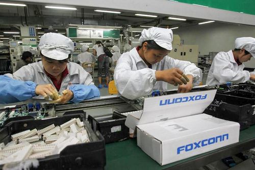 Foxconn giục Apple chuyển nhà máy ra khỏi Trung Quốc để lánh nạn