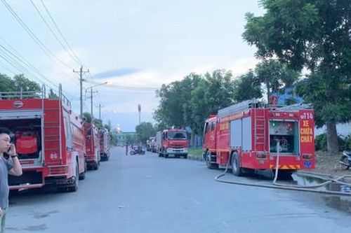 Bà hỏa thiêu rụi nhà xưởng rộng hàng trăm mét vuông