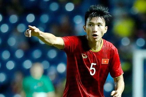 HLV Riedl: 'Văn Hậu giỏi nhưng phải chứng minh điều đó ở Vienna'
