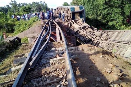 Tai nạn đường sắt tại Bangladesh, trên 100 người thương vong