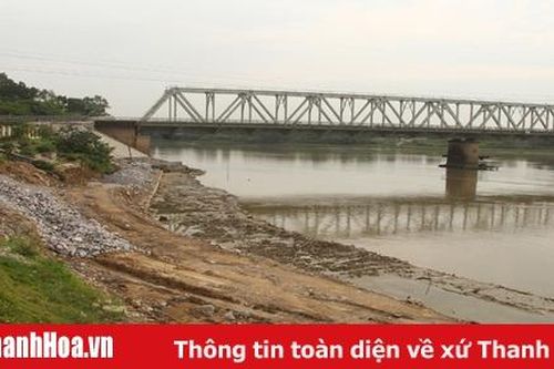 Gặp nhiều vướng mắc, dự án xử lý sạt lở đê sông Mã đoạn chân cầu Hàm Rồng chậm tiến độ