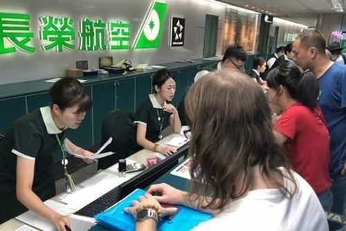 Tiếp viên EVA Air đình công, một số chuyến bay tại Việt Nam bị ảnh hưởng
