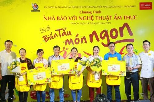 'Biến tấu món ăn mùa hè' cùng các nhà báo nhân dịp 21/6