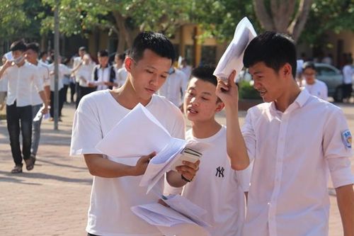 Hà Tĩnh: Suôn sẻ ngày thi đầu tiên