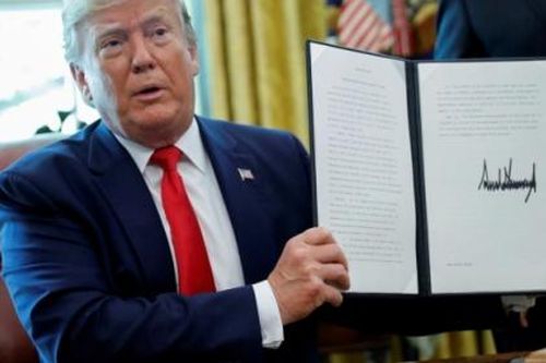 Trump áp lệnh trừng phạt lên các quan chức Iran